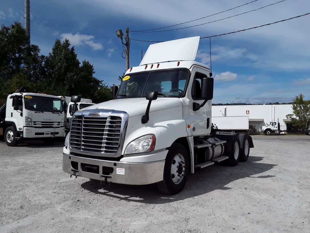 2020 FREIGHTLINER CASCADIA 125 in Pittsburgh, PA