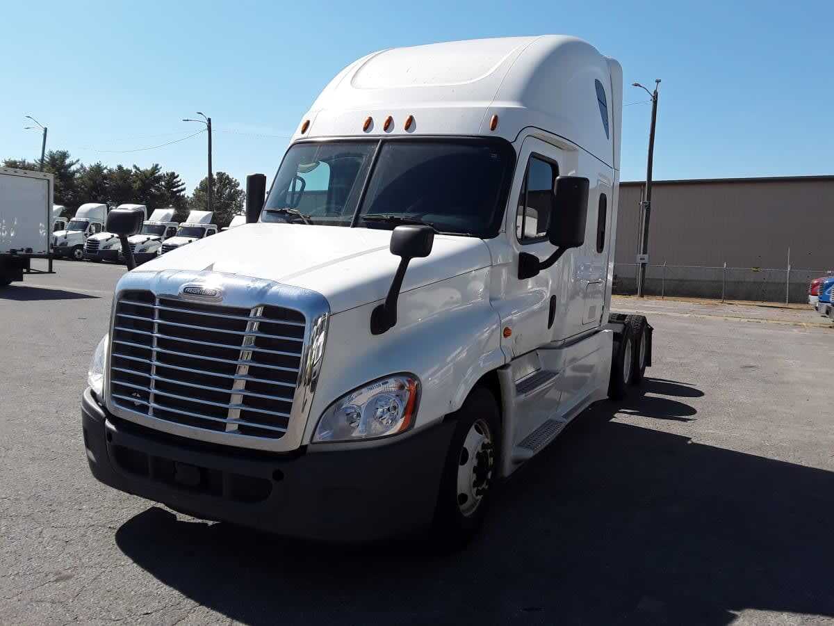 2018 FREIGHTLINER CASCADIA 125 in Nashville, TN