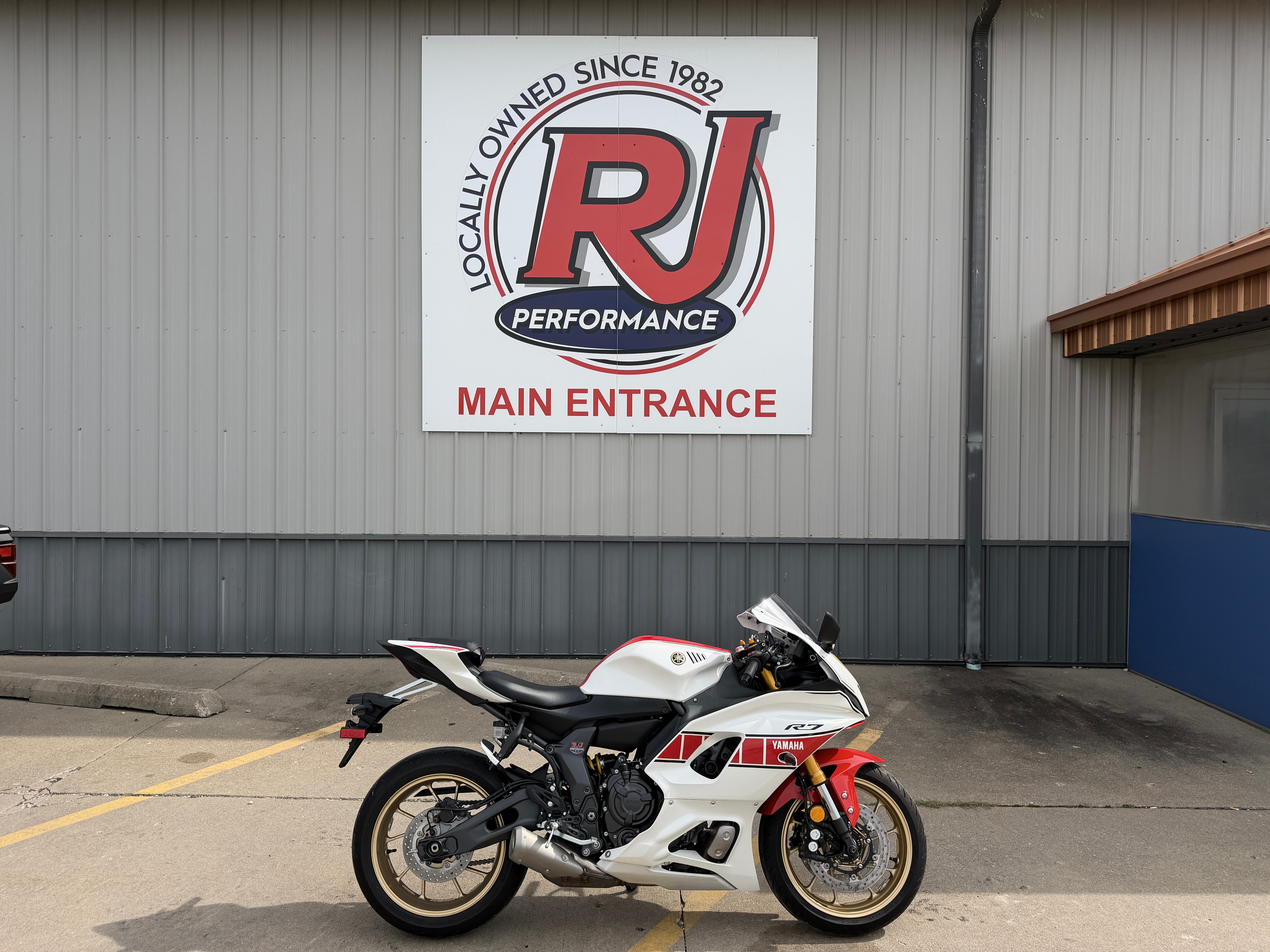 2022 Yamaha YZF-R7 World GP 60th Anniversary Edition R7 WORLD GP 60TH ANNIVERSARY in Ottumwa, IA