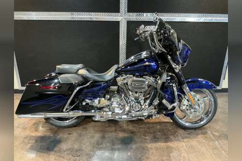 2016 Harley-Davidson CVO™ Street Glide® in burlington IA