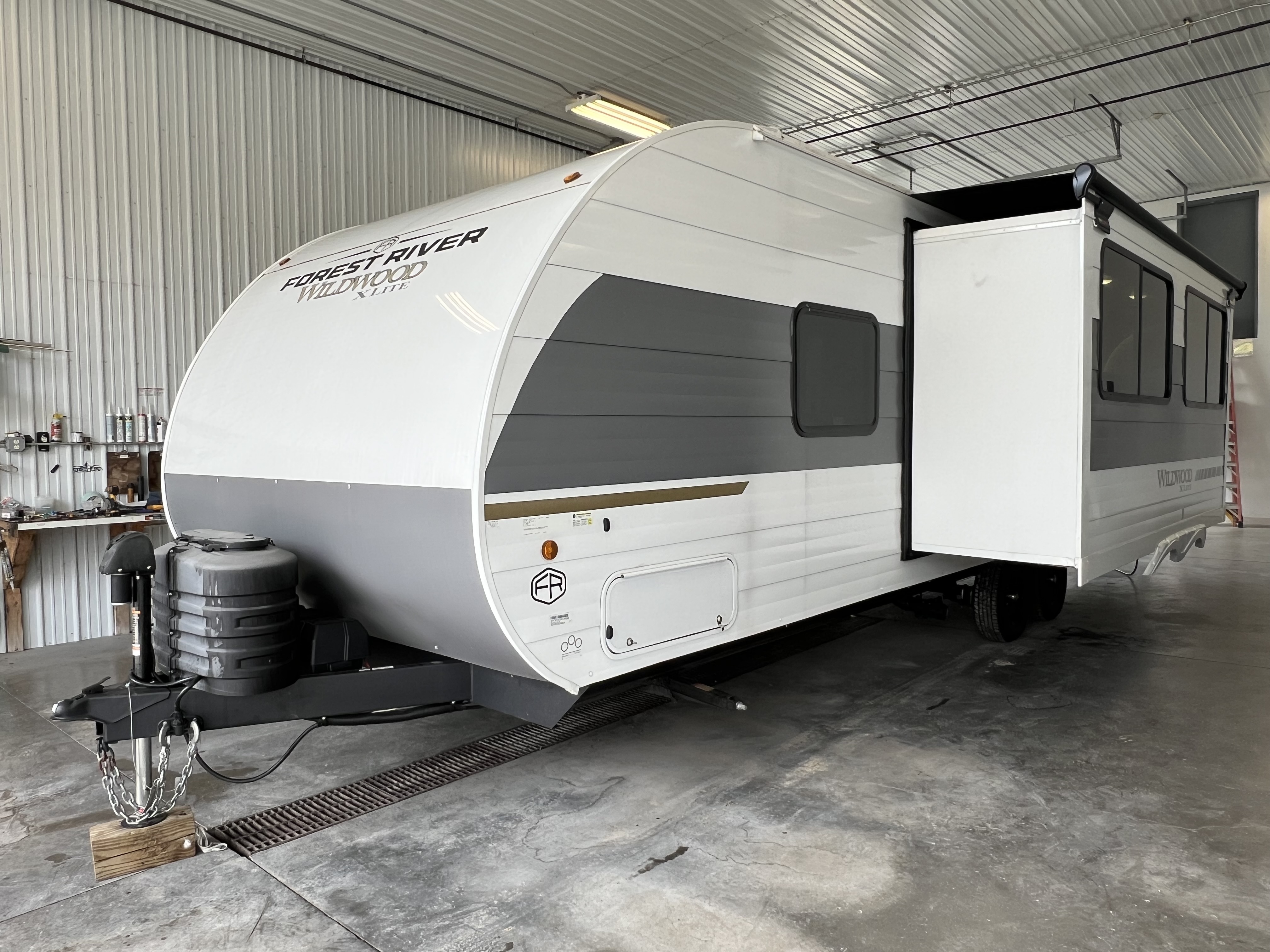 2025 Forest River WILDWOOD X-LITE 25ICE in newark NY