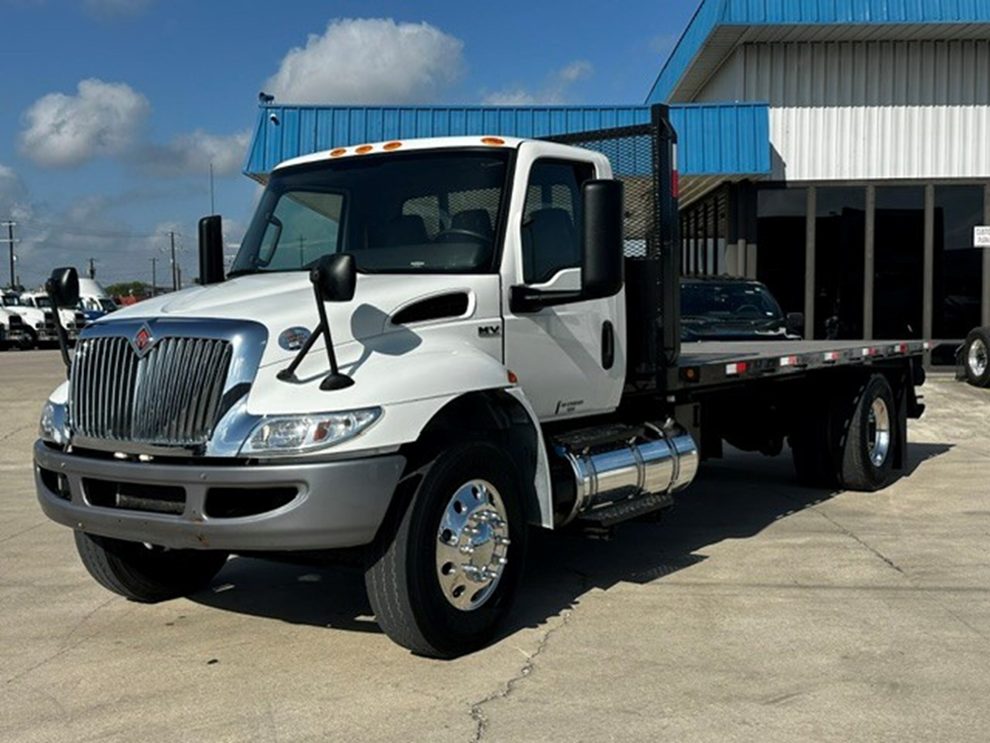 2020 INTERNATIONAL INTL FLAT BED in San Antonio, TX