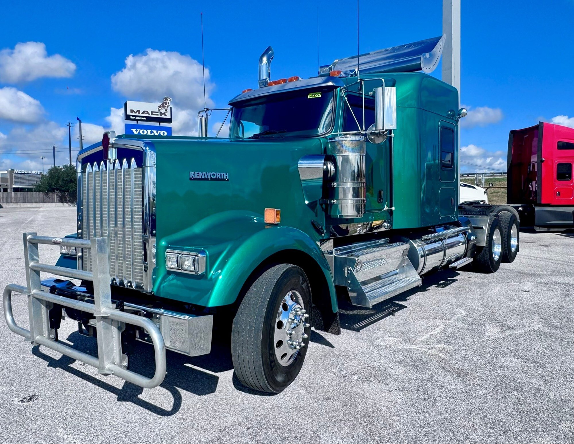 2023 KENWORTH W900 in San Antonio, TX