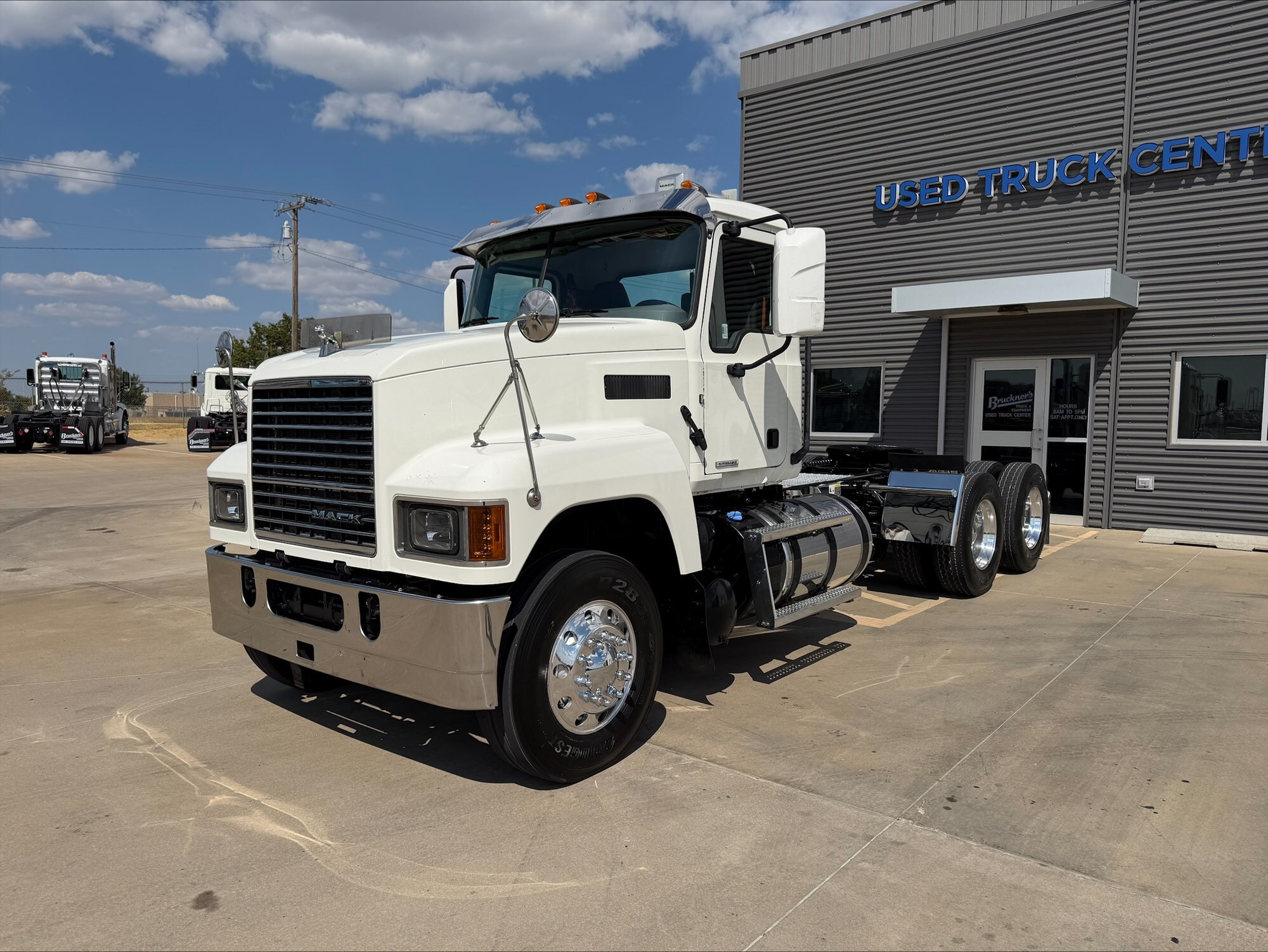 2020 MACK PINNACLE in Tulsa, OK