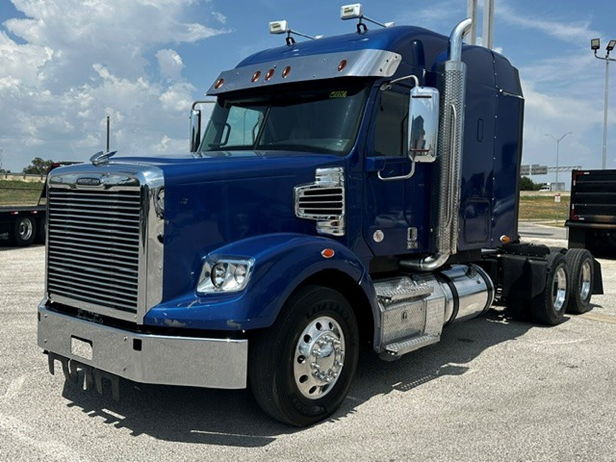 2022 FREIGHTLINER CORONADO SD in San Antonio, TX