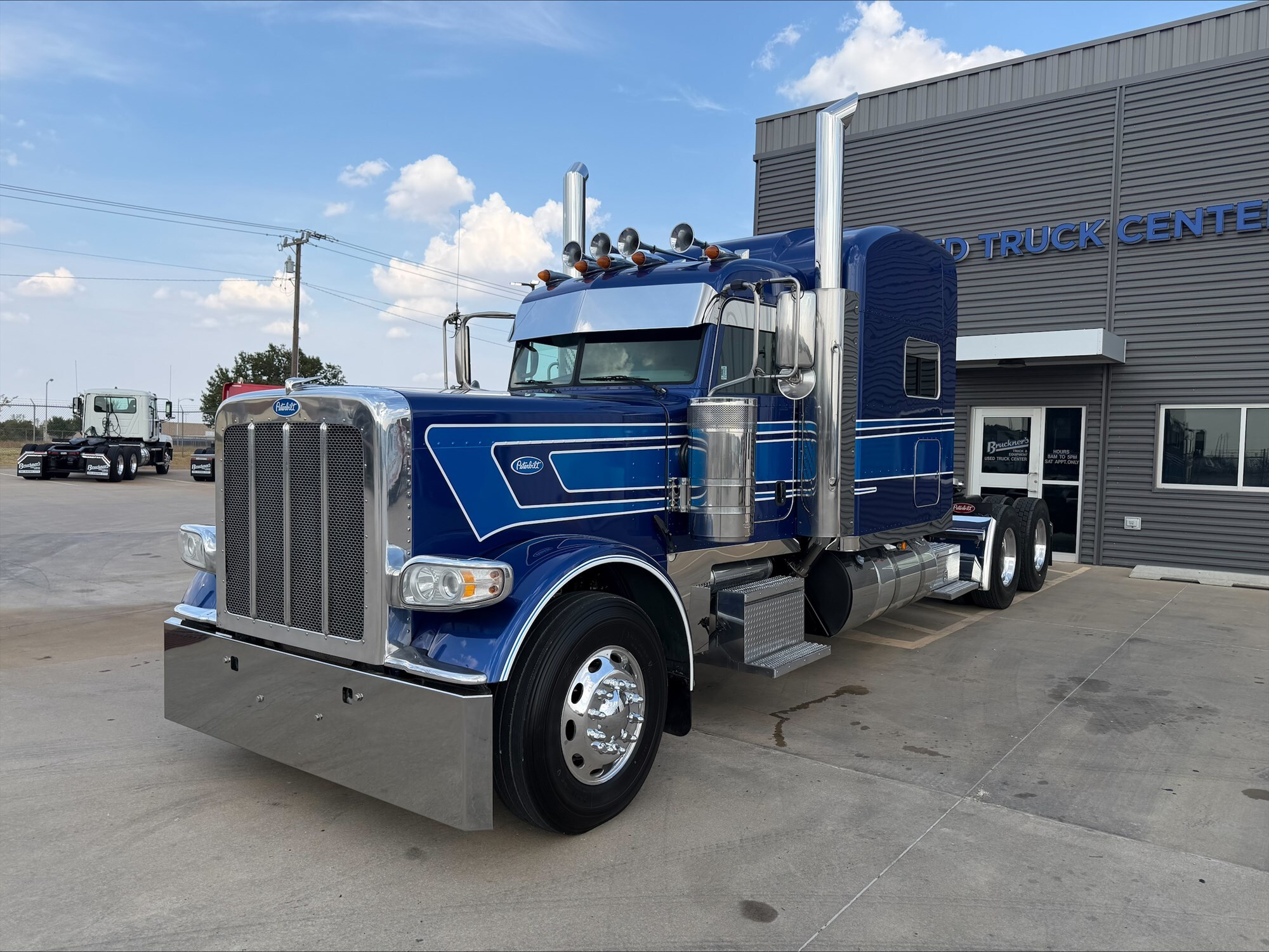 2022 PETERBILT 389 in Oklahoma City, OK