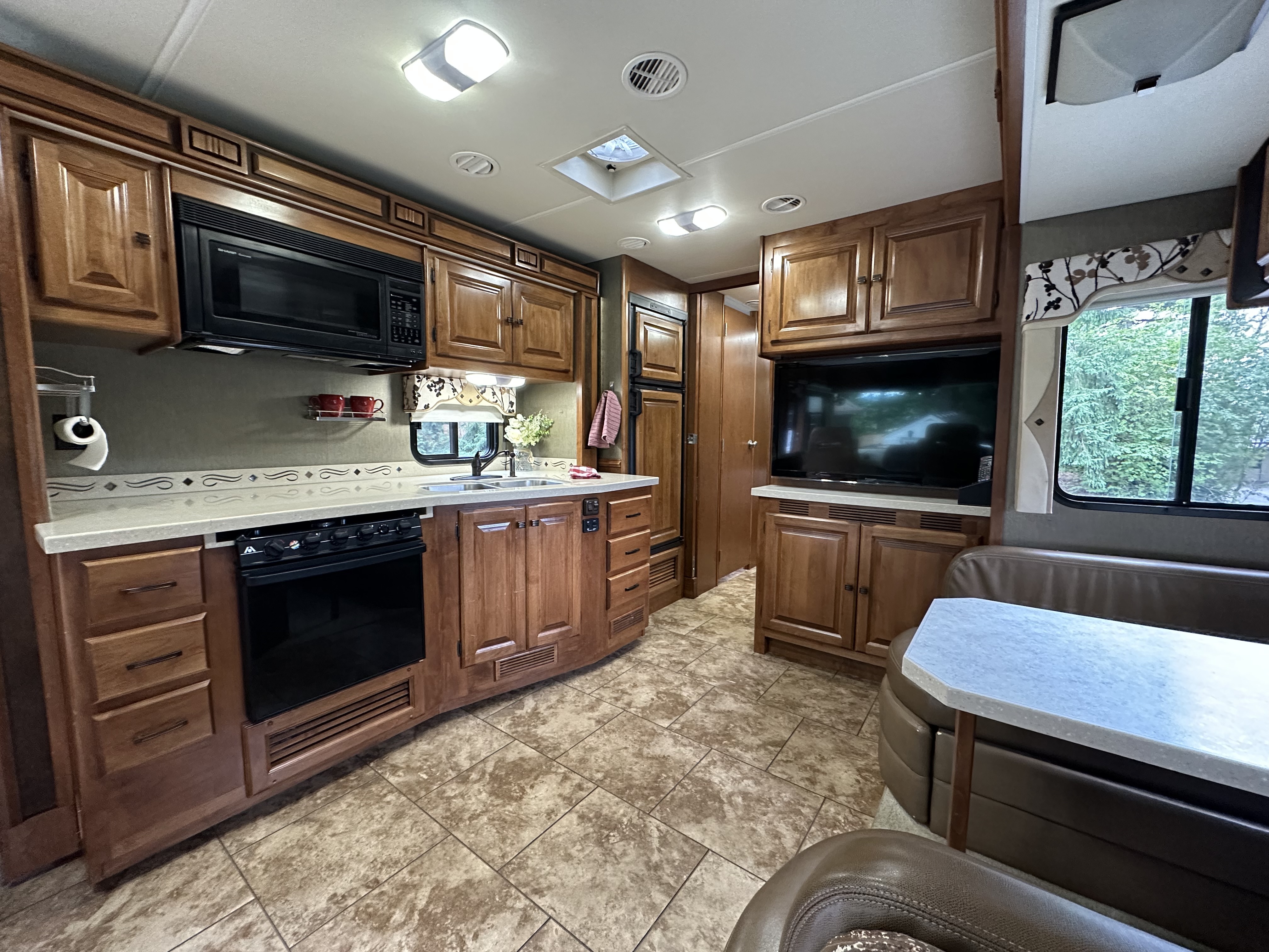 2013 Tiffin Motorhomes ALLEGRO OPEN ROAD 34TGA in redmond WA