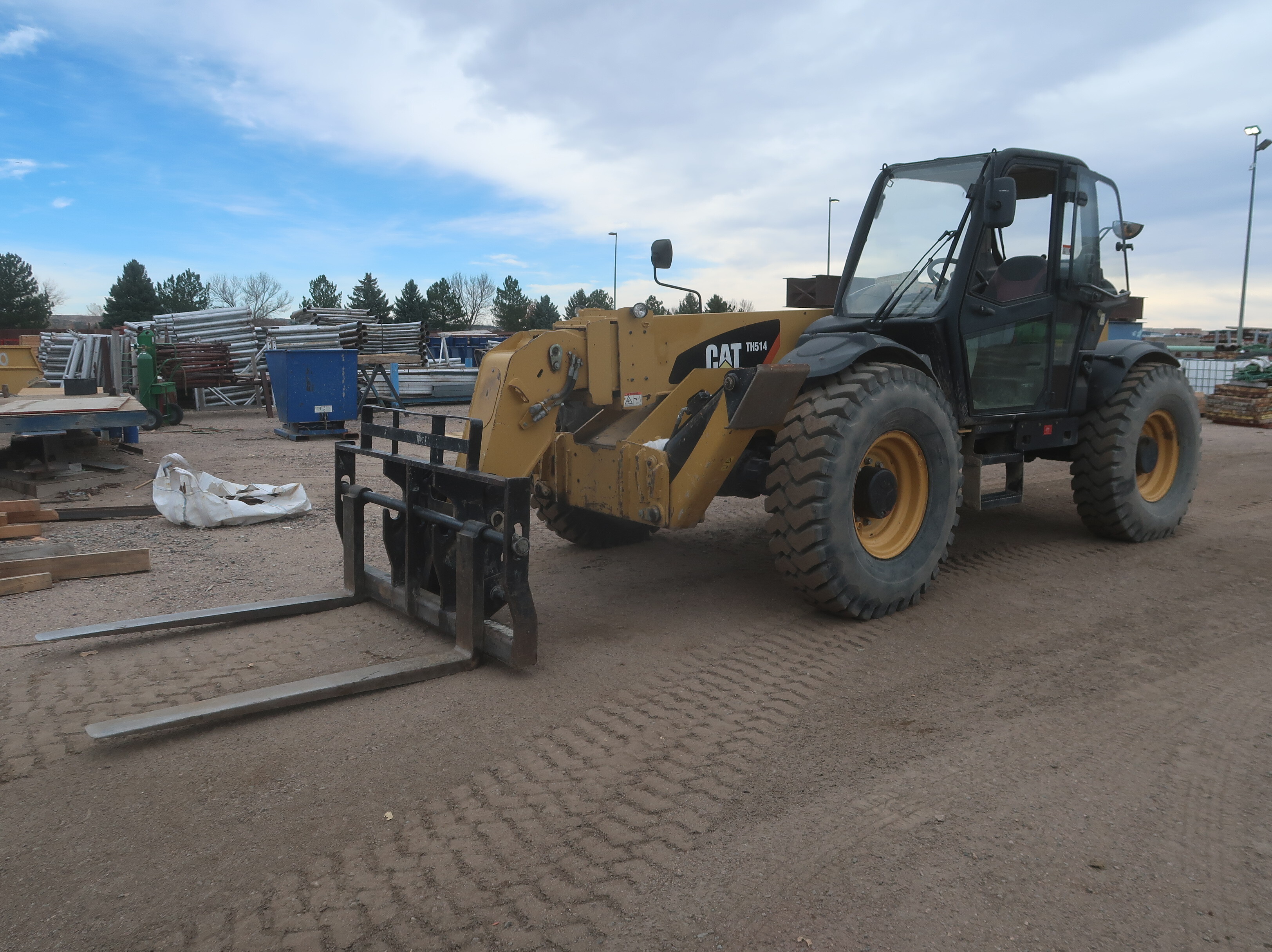 2013 CATERPILLAR Th514 in Aurora, CO