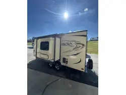 2018 FOREST RIVER FLAGSTAFF MICRO LITE 21FBRS