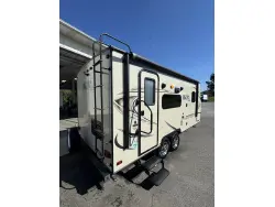 2018 FOREST RIVER FLAGSTAFF MICRO LITE 21FBRS