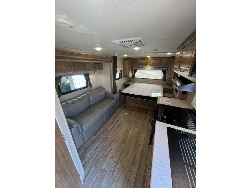 2018 FOREST RIVER FLAGSTAFF MICRO LITE 21FBRS
