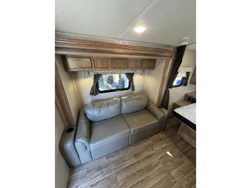 2018 FOREST RIVER FLAGSTAFF MICRO LITE 21FBRS