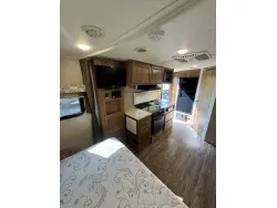 2018 FOREST RIVER FLAGSTAFF MICRO LITE 21FBRS