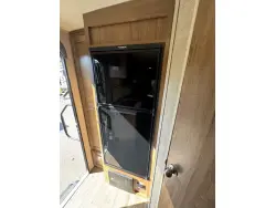 2018 FOREST RIVER FLAGSTAFF MICRO LITE 21FBRS