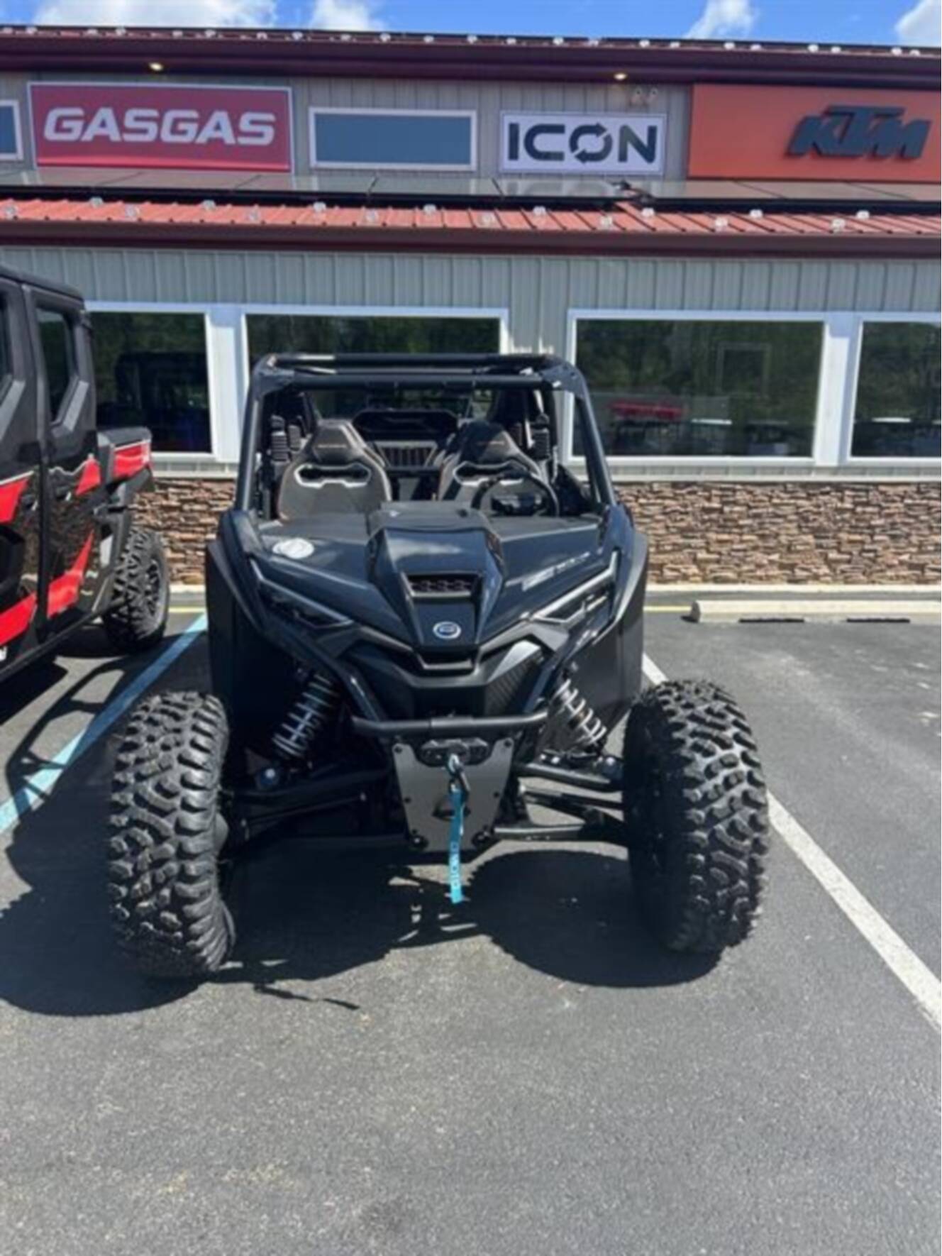 A photo of this 2027 CFMOTO ZFORCE Z10-4