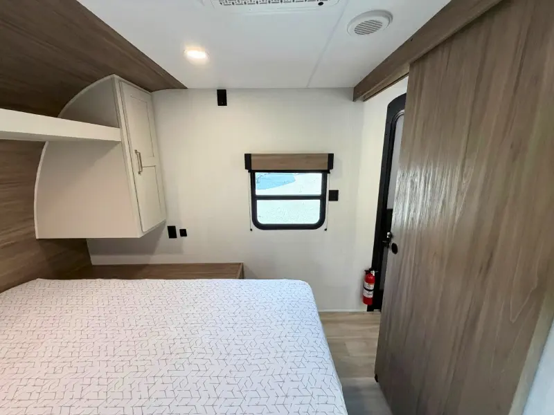 2027 KZ RV Sportsmen 332BHK