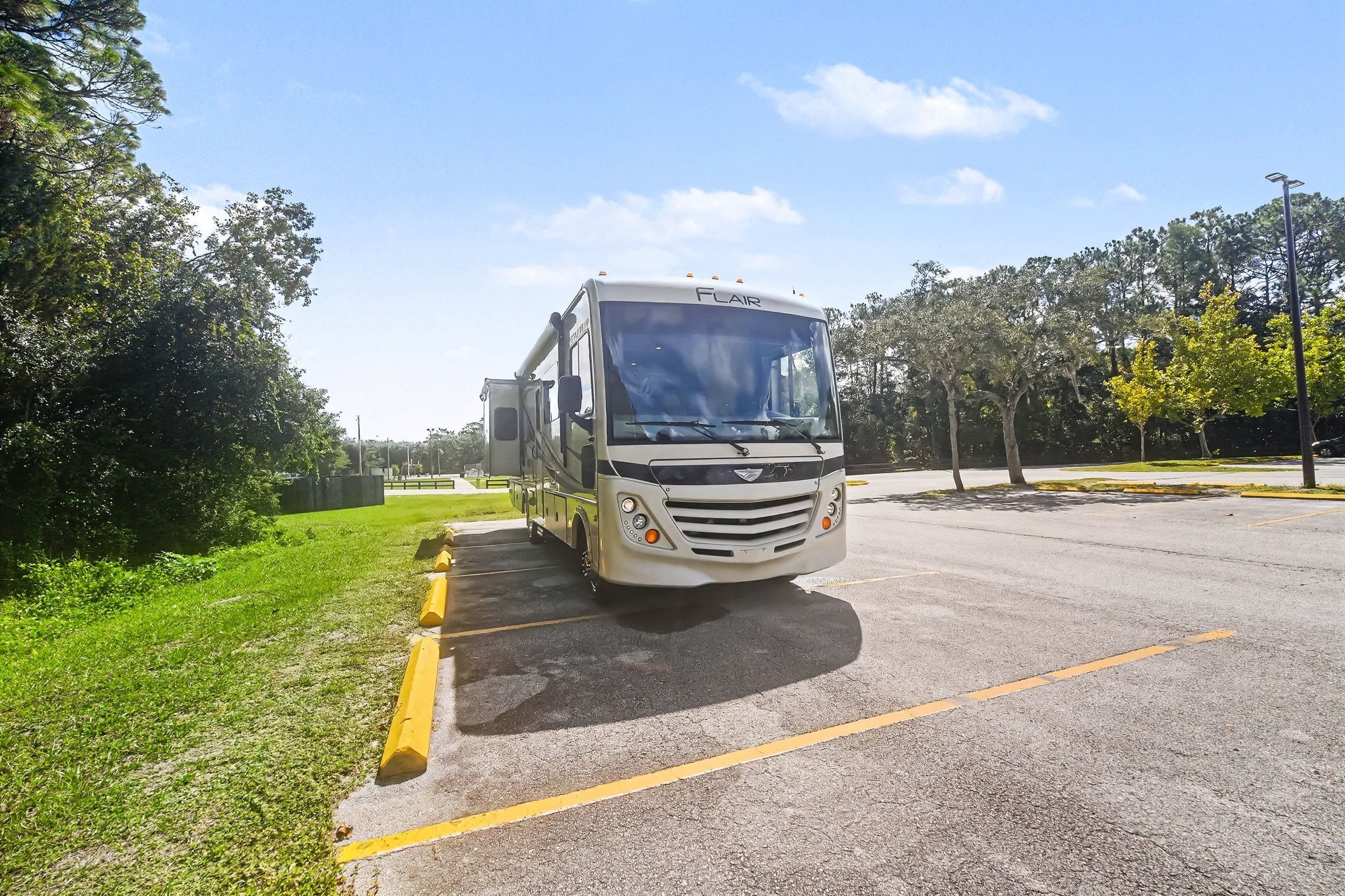 2017 Fleetwood FLAIR 30P in st augustine shores FL