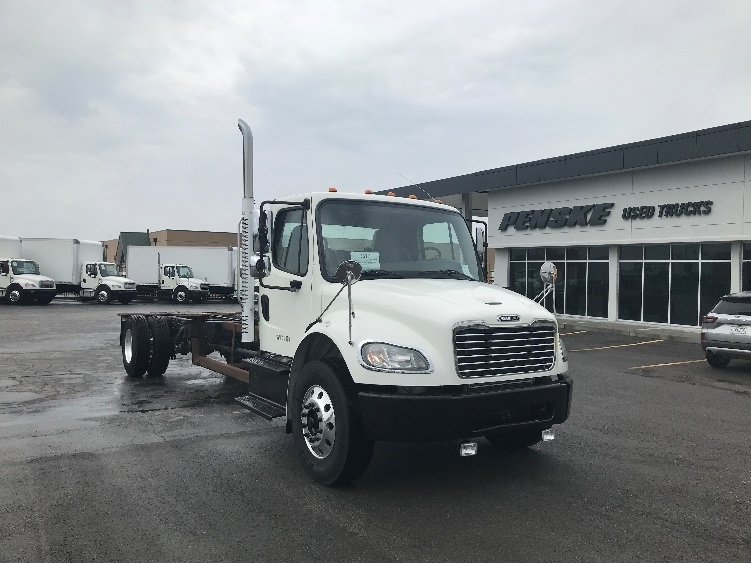 2016 FREIGHTLINER BUSINESS CLASS M2 106 in Kansas City, MO