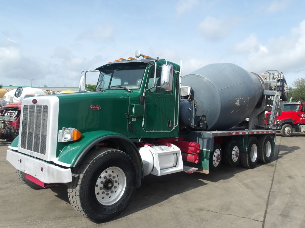 2015 PETERBILT 365 in Houston, TX