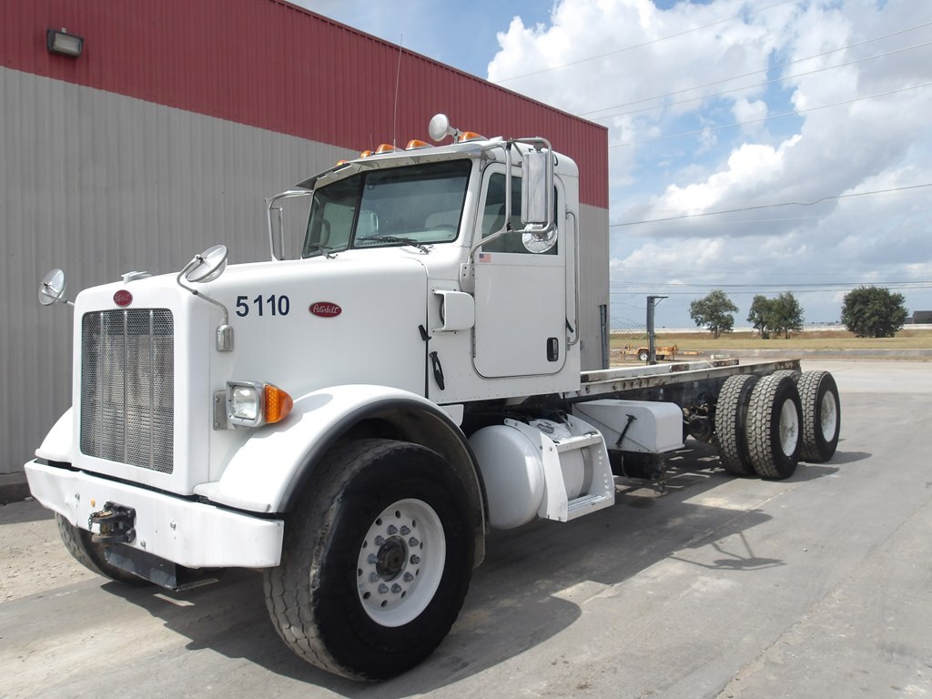 2015 PETERBILT 365 in Houston, TX