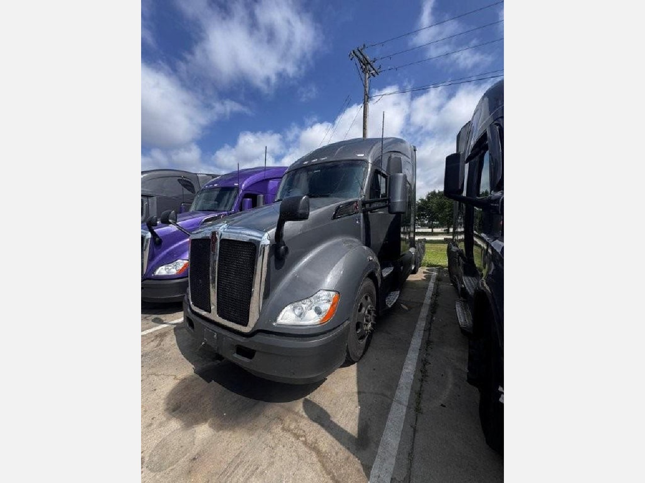 2022 KENWORTH T680 in Dallas, TX