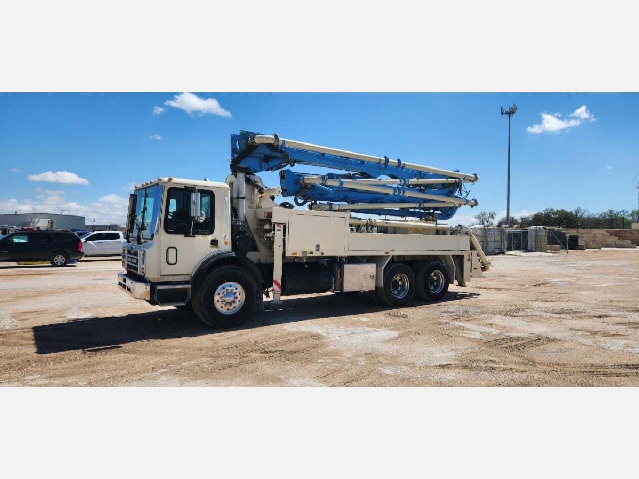 2005 PUTZMEISTER 28M Mack MR Chassis in Houston, TX