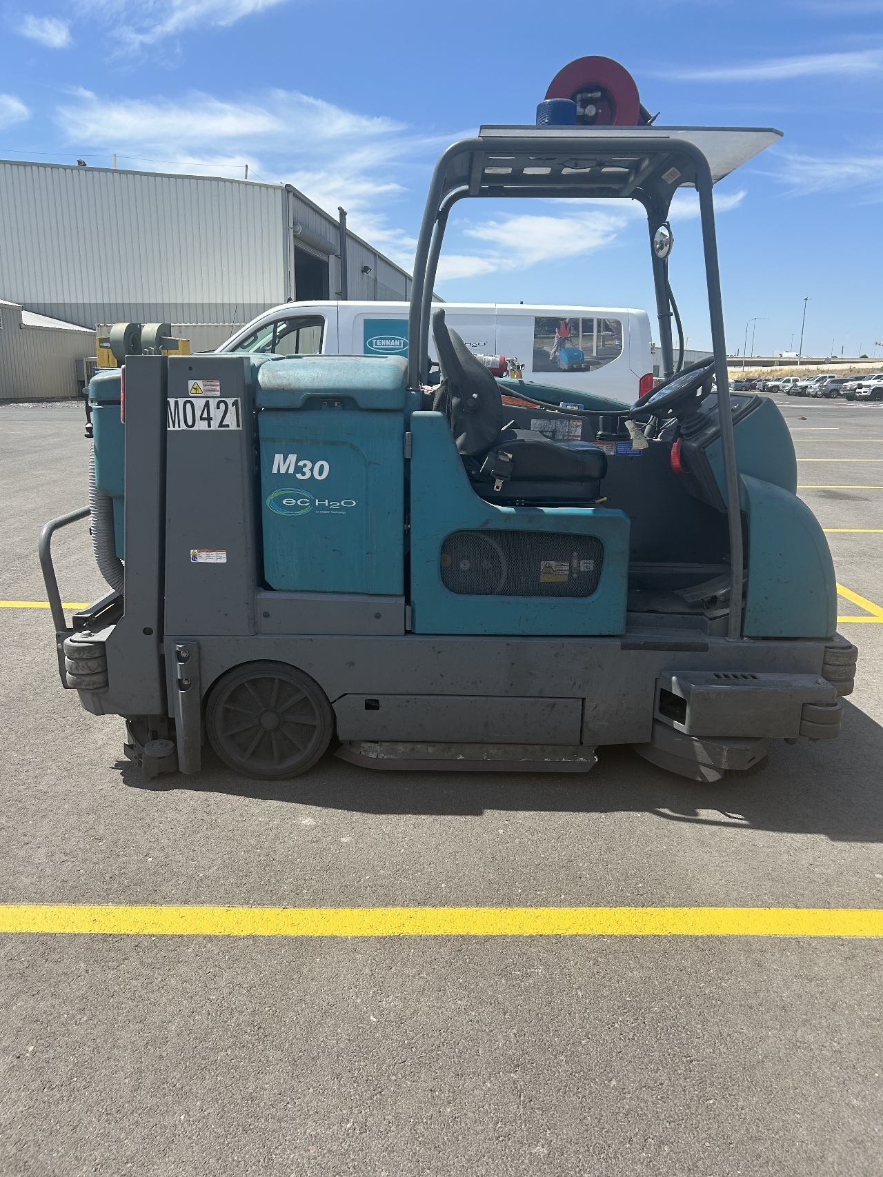 2021 TENNANT M30 Scrubber in Detroit, MI