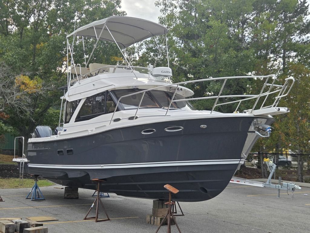 2027 Cutwater Boats C-32 CB in south portland ME