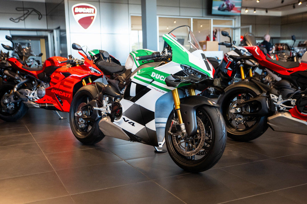 2025 Ducati Panigale V4 Tricolore V4 in Costa Mesa, CA