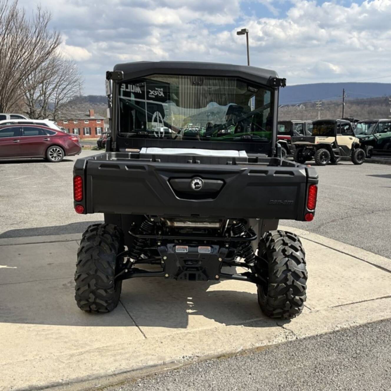 A photo of this 2026 Can-Am Defender MAX DPS CAB HD10