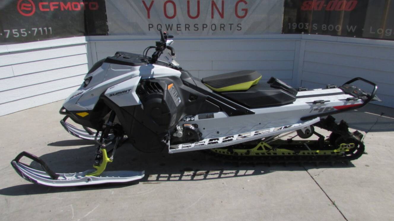 A photo of this 2025 Ski-Doo Summit® Adrenaline® with Edge Package 850 E-TEC 146 S