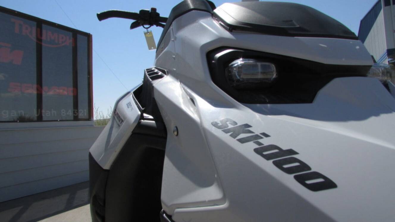 A photo of this 2025 Ski-Doo Summit® Adrenaline® with Edge Package 850 E-TEC 146 S