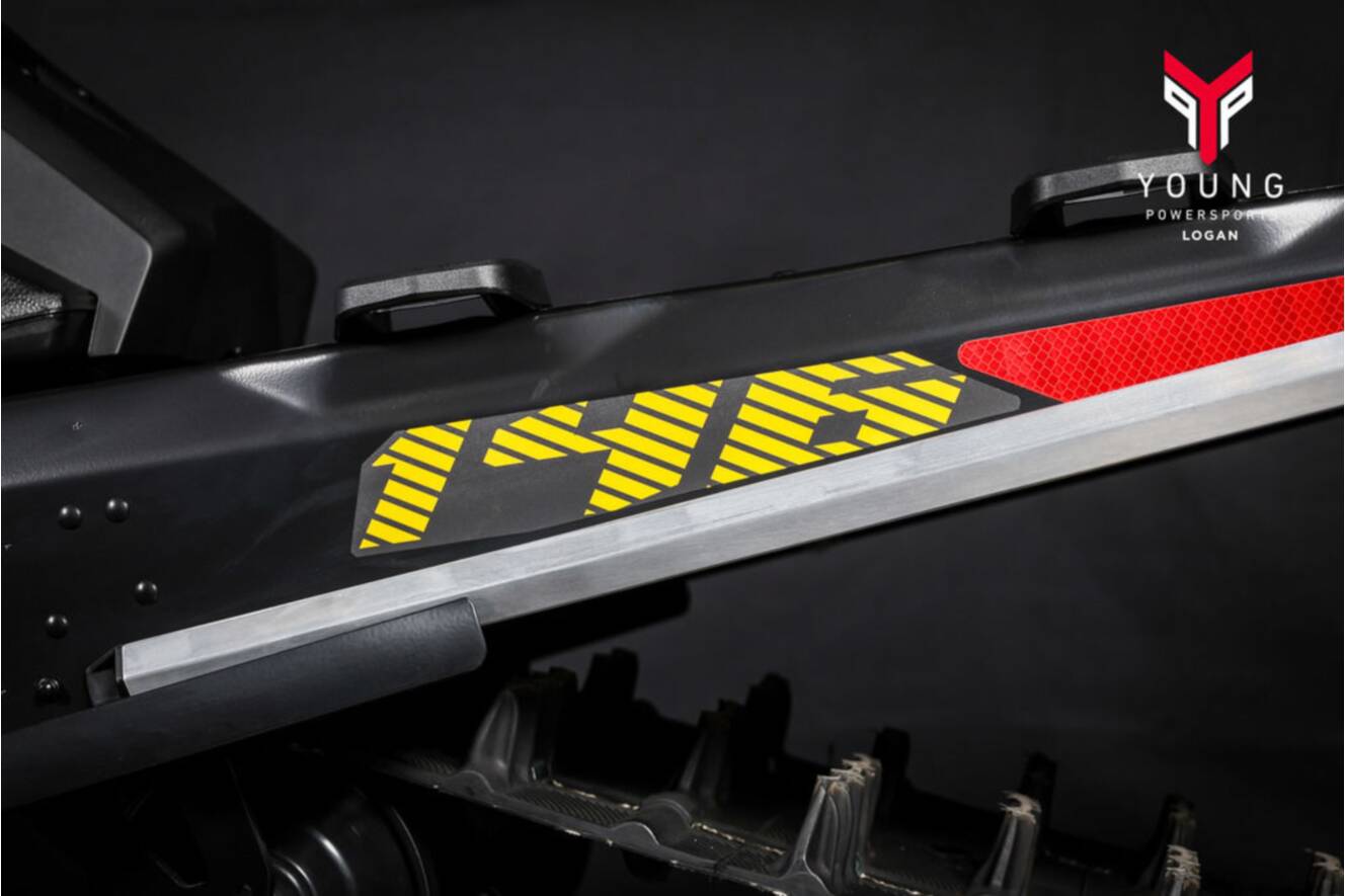 A photo of this 2025 Ski-Doo Summit® NEO 600 EFI - 85 H_Al Hurricane 1.75 with Fl