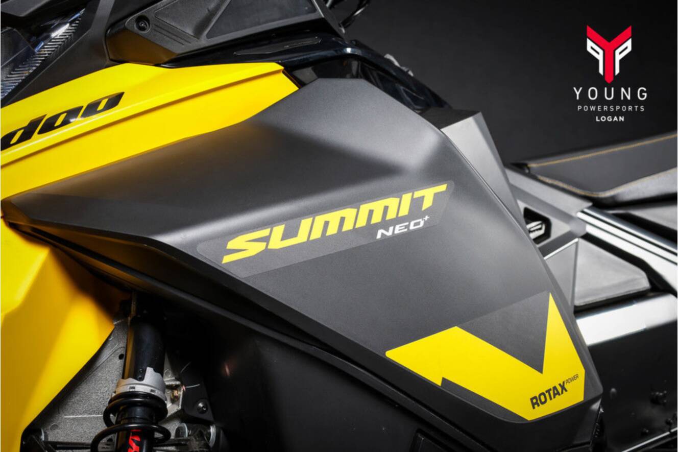 A photo of this 2025 Ski-Doo Summit® NEO 600 EFI - 85 H_Al Hurricane 1.75 with Fl