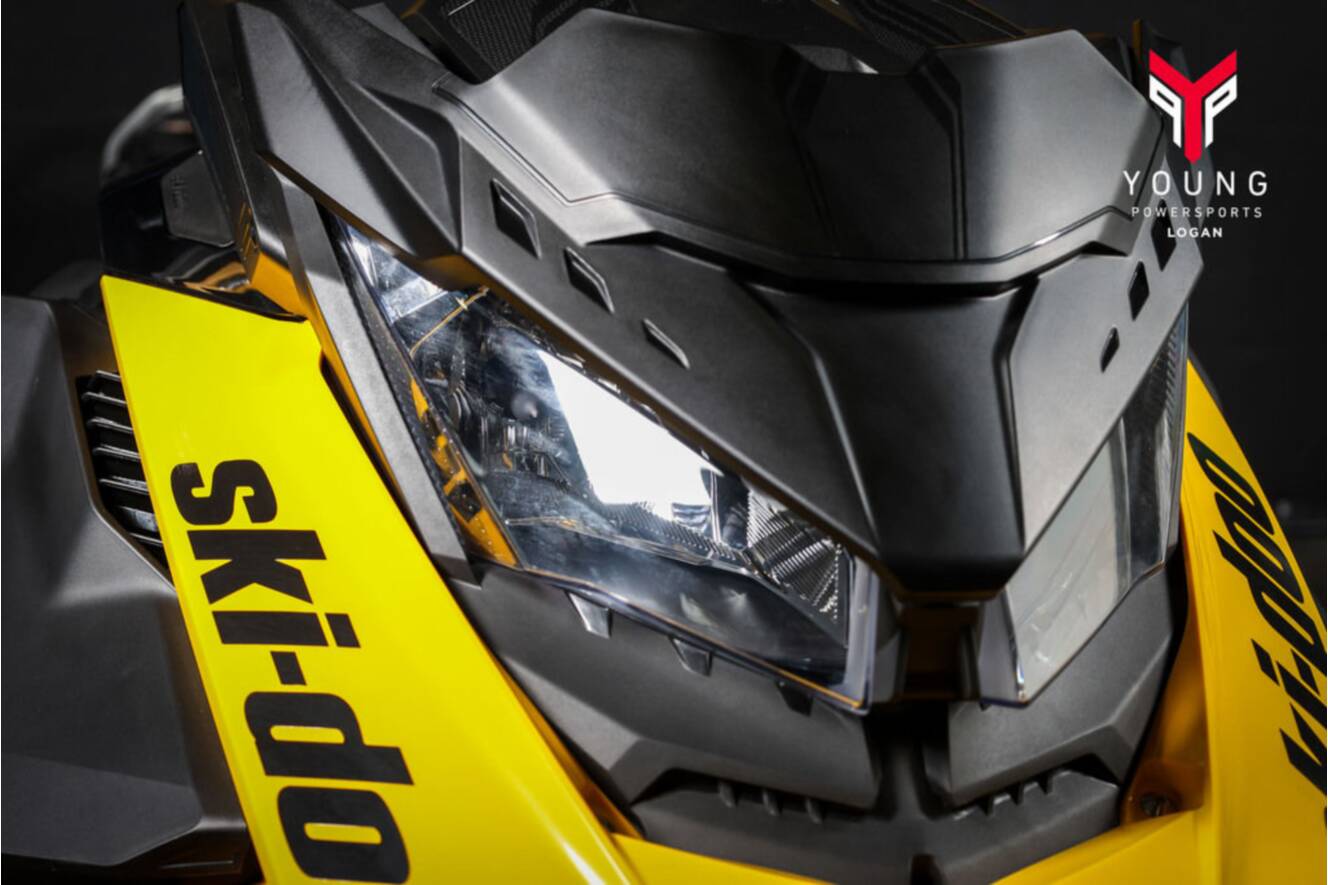 A photo of this 2025 Ski-Doo Summit® NEO 600 EFI - 85 H_Al Hurricane 1.75 with Fl