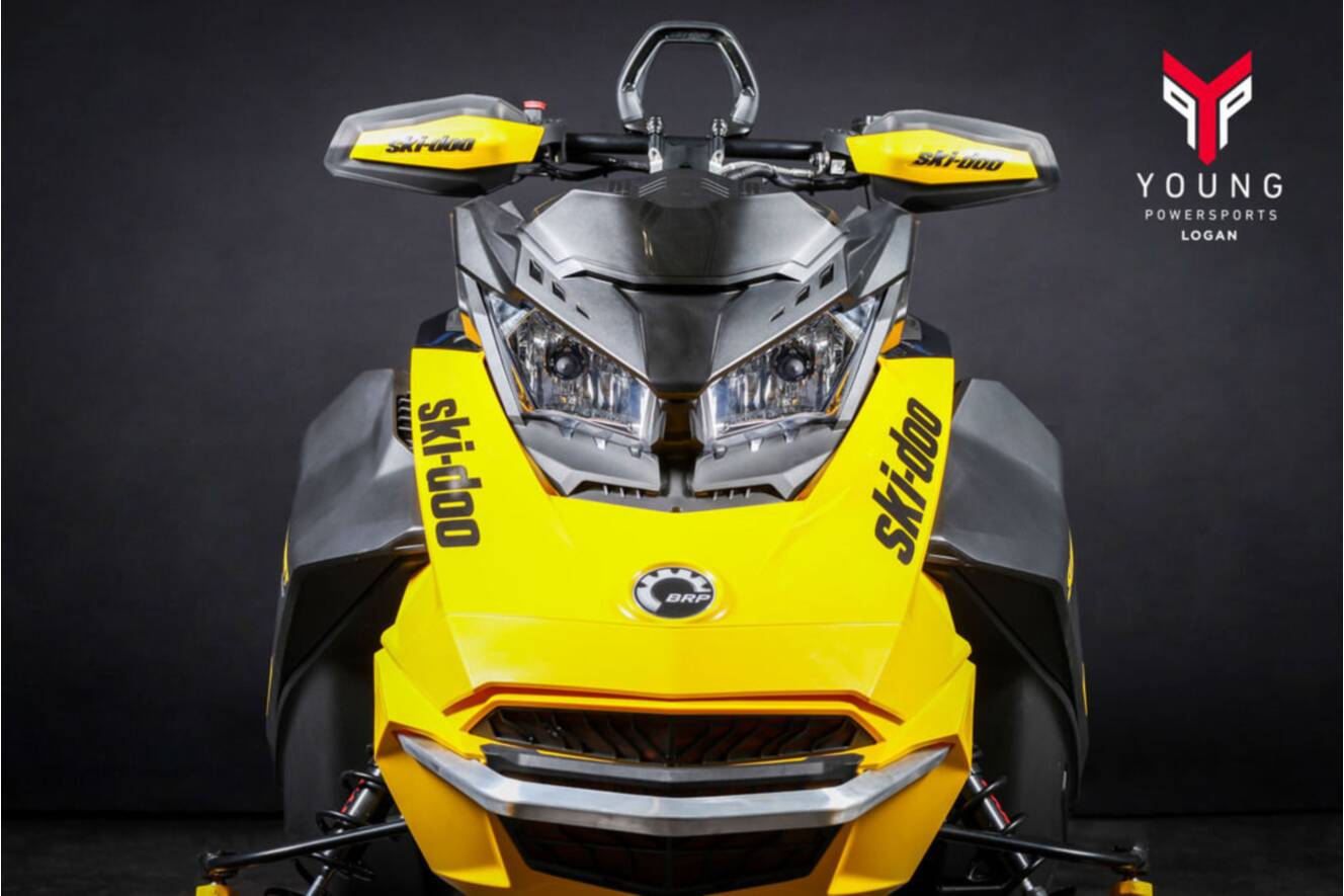 A photo of this 2025 Ski-Doo Summit® NEO 600 EFI - 85 H_Al Hurricane 1.75 with Fl