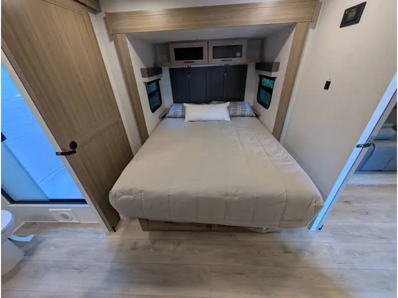 2027 Forest River Rockwood Mini Lite 2523MBR