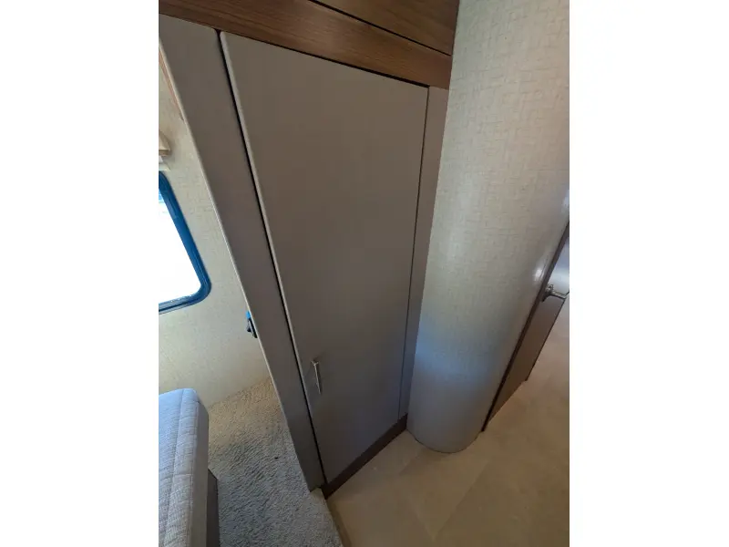 2016 Winnebago Navion 24G