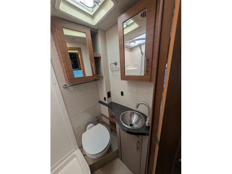 2016 Winnebago Navion 24G