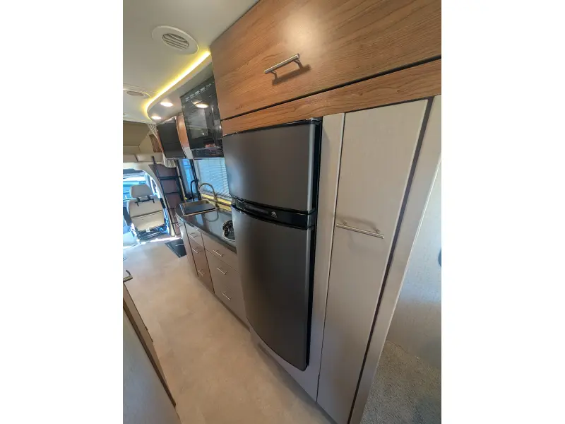 2016 Winnebago Navion 24G