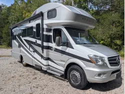 2016 Winnebago Navion 24G