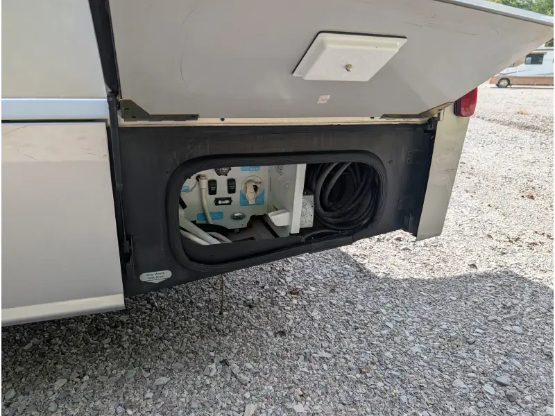 2016 Winnebago Navion 24G