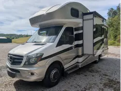 2016 Winnebago Navion 24G