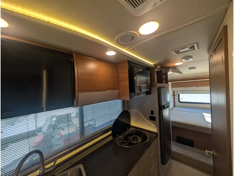 2016 Winnebago Navion 24G