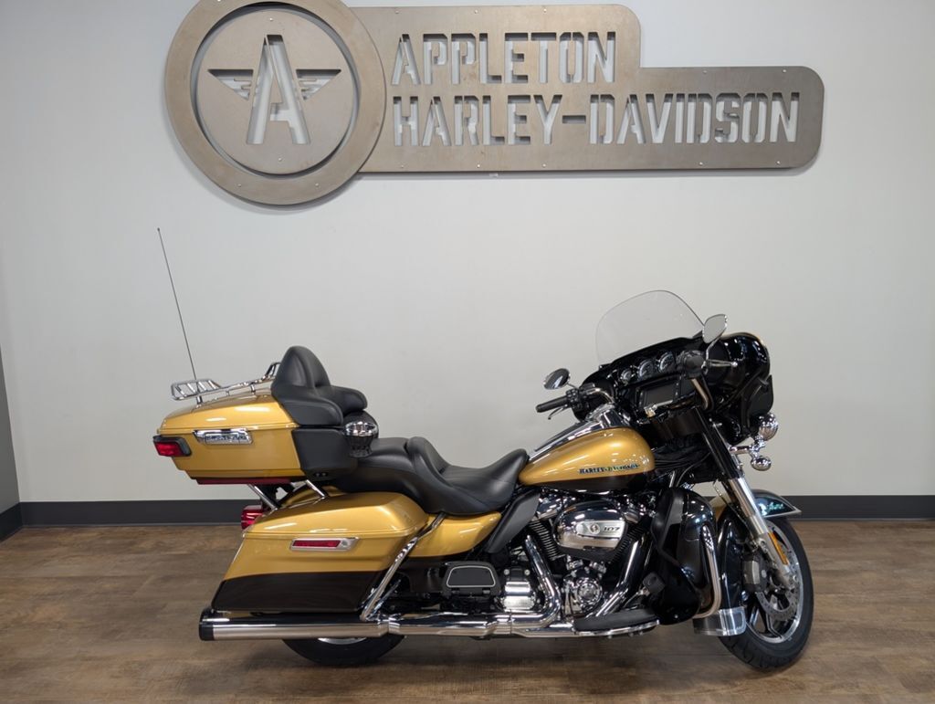 2017 Harley-Davidson ELECTRA GLIDE ULTRA LIMITED Touring motorcycle