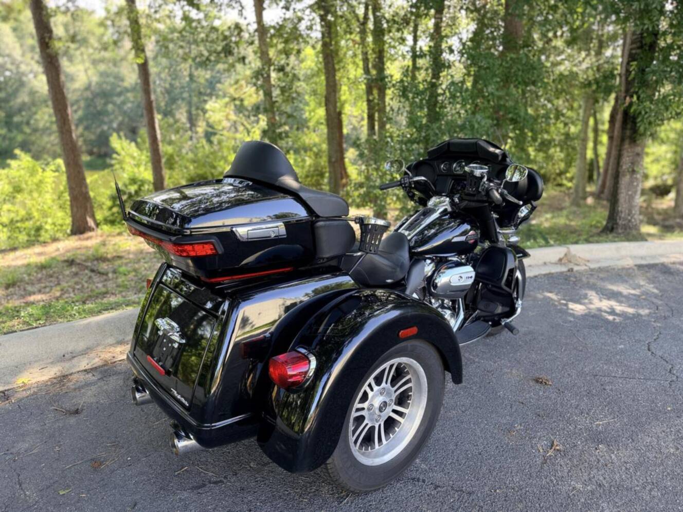 A photo of this 2023 Harley-Davidson TRI GLIDE ULTRA