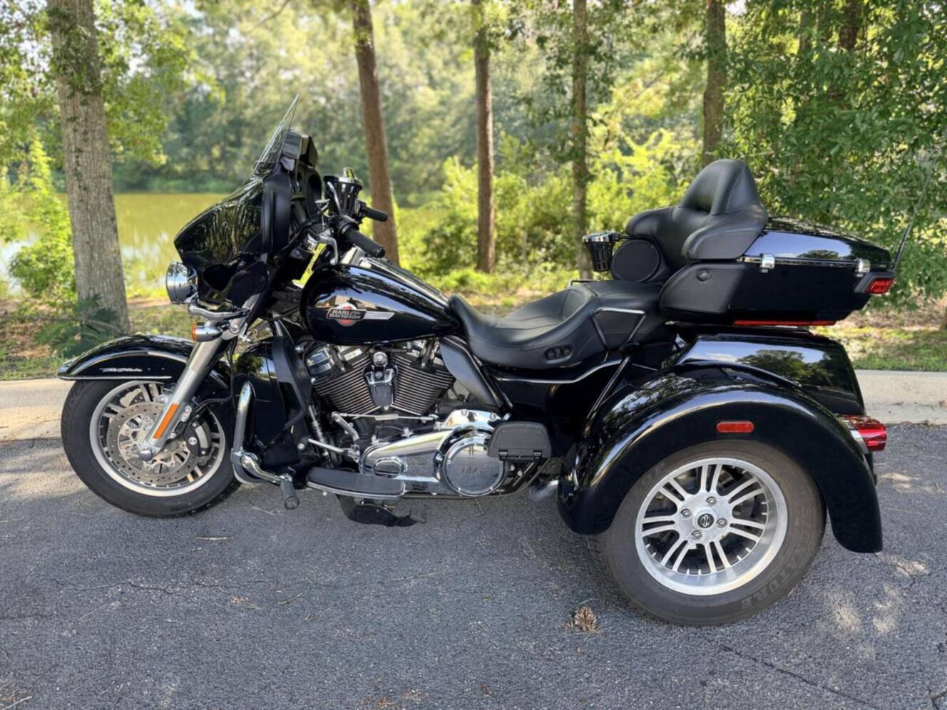 A photo of this 2023 Harley-Davidson TRI GLIDE ULTRA