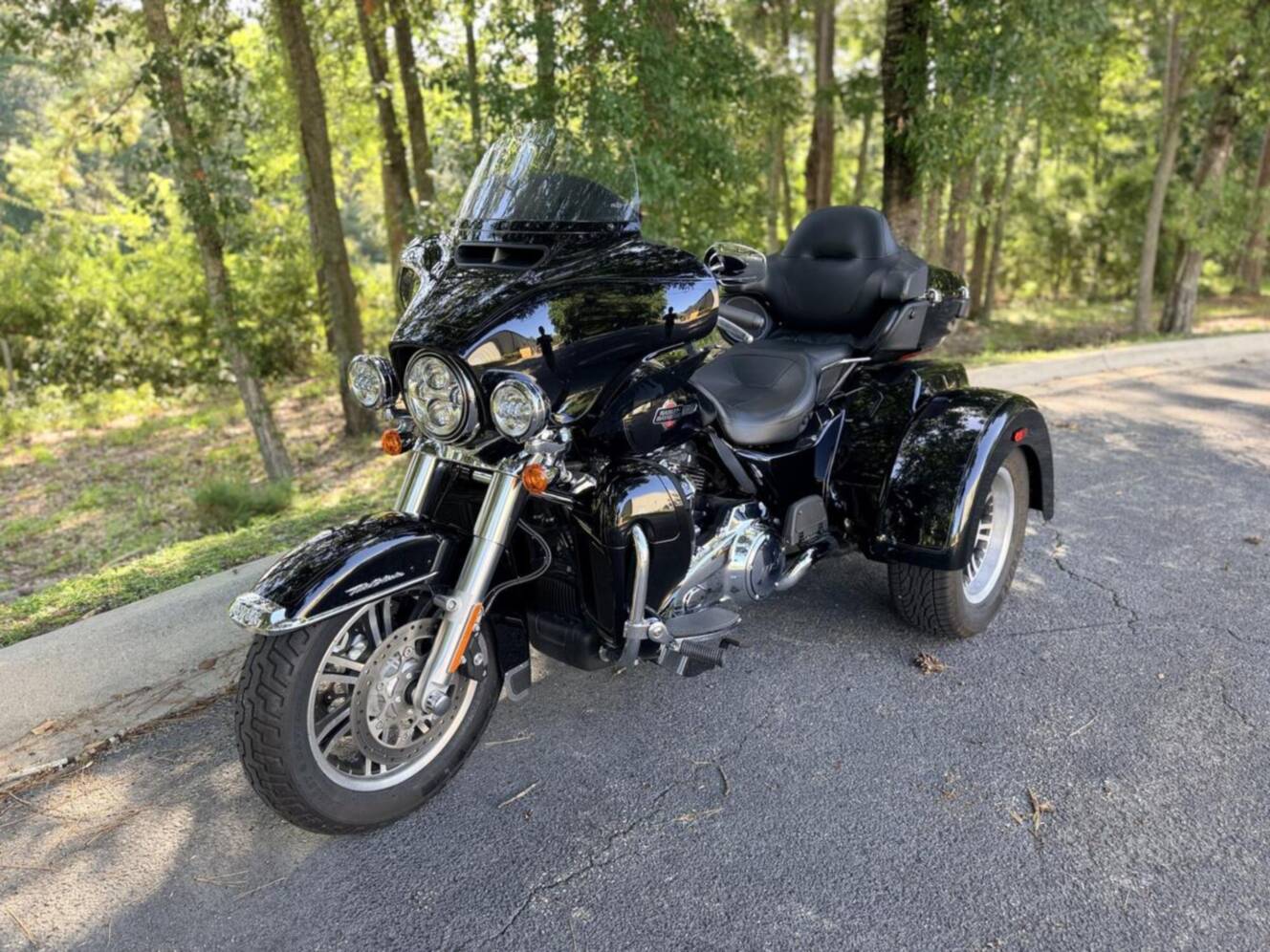 A photo of this 2023 Harley-Davidson TRI GLIDE ULTRA