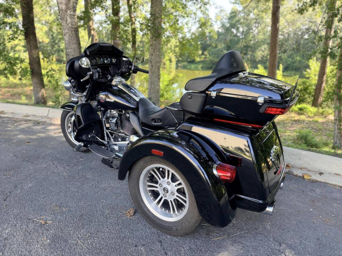 A photo of this 2023 Harley-Davidson TRI GLIDE ULTRA