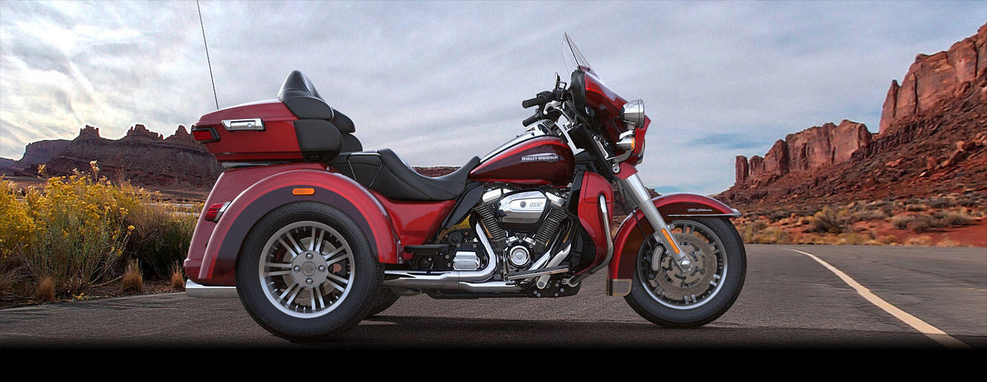 2018 Harley-Davidson Tri Glide Ultra ULTRA CLASSIC in Winterville, NC